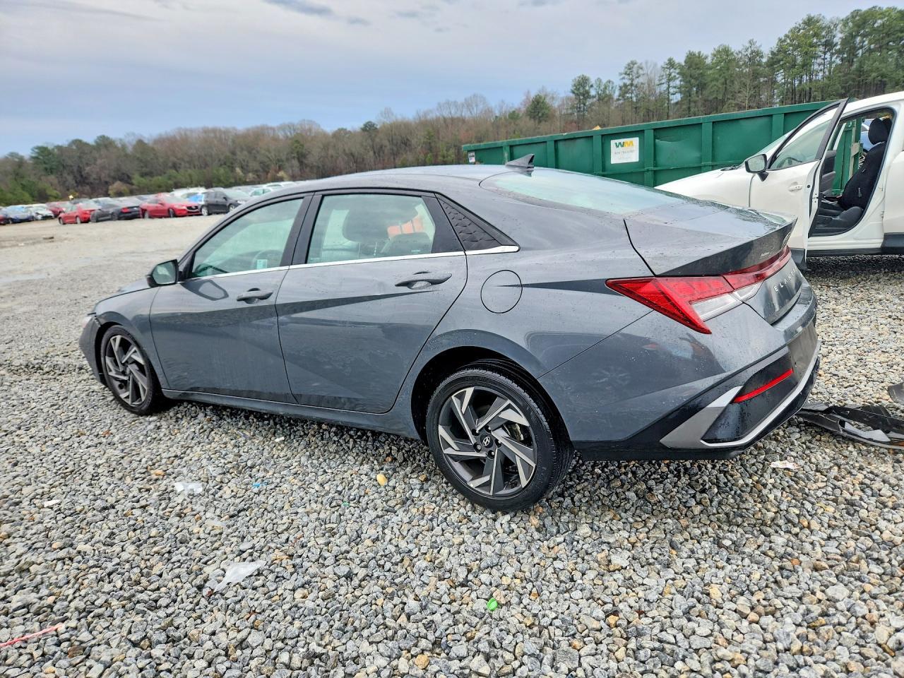 2024 Hyundai Elantra Limited - Image 2