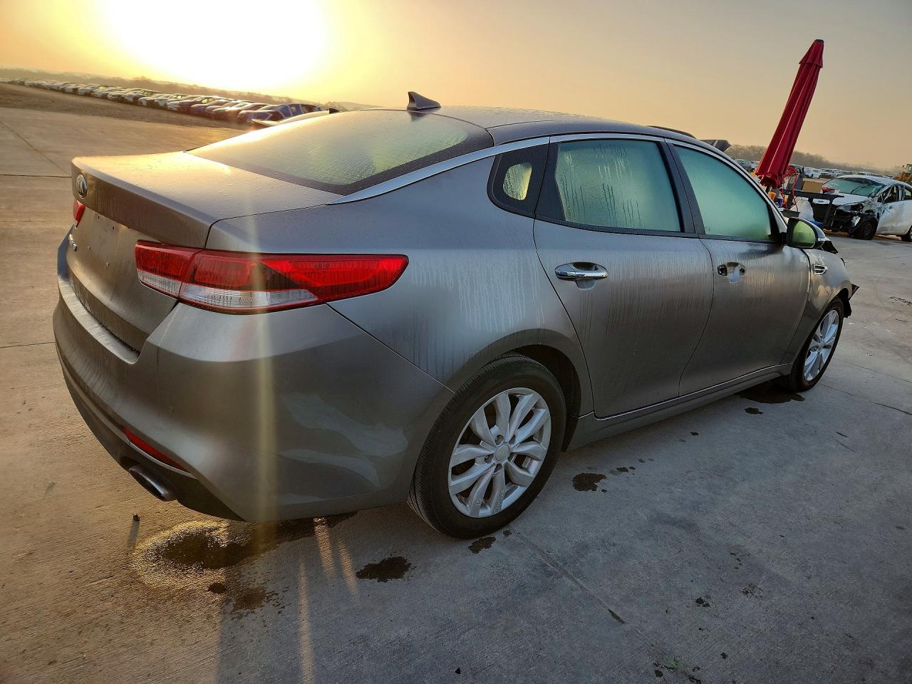 2018 Kia Optima Lx - Image 3