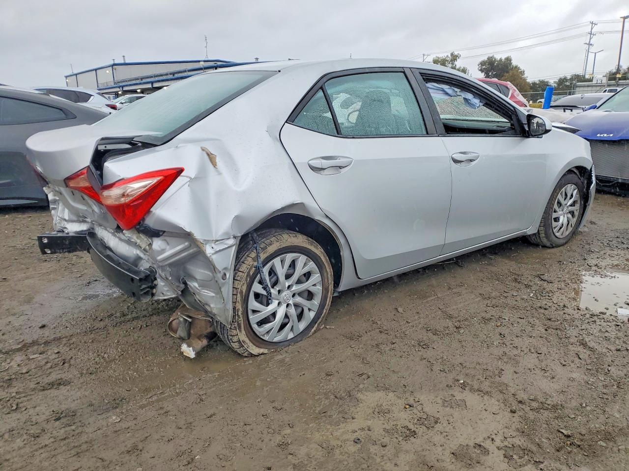 2017 Toyota Corolla L - Фото 3