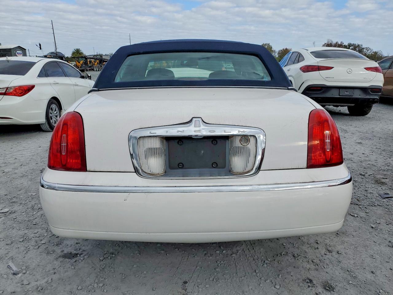 1999 Lincoln Town Car Signature - Фото 6