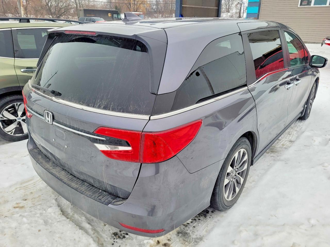 2024 Honda Odyssey Touring - Image 4