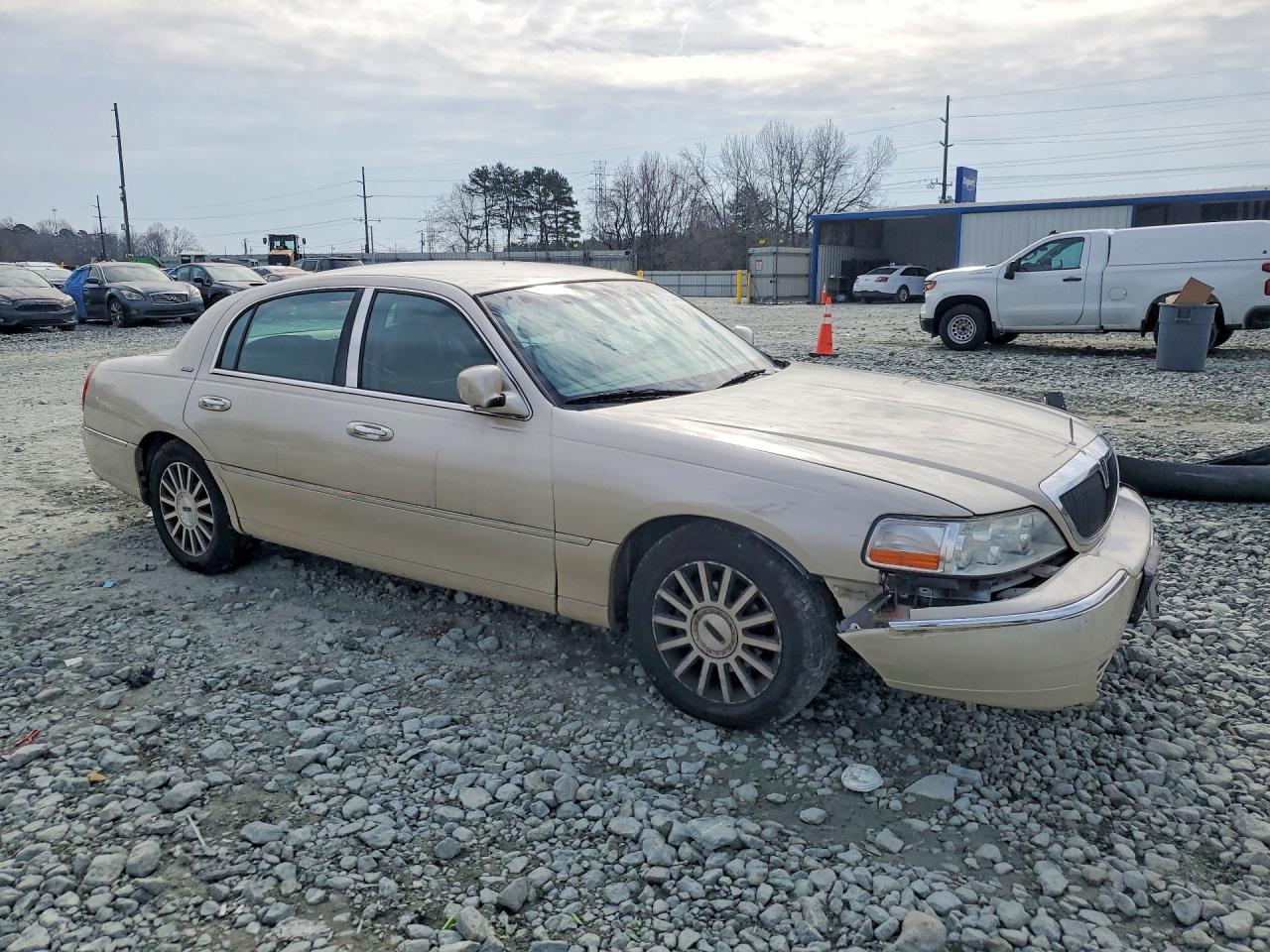 2003 Lincoln Town Car Signature - Фото 4