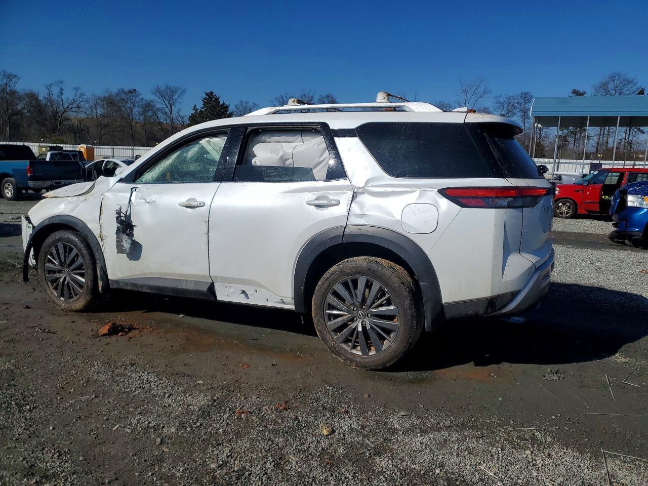 2025 Nissan Pathfinder Sl - Фото 2
