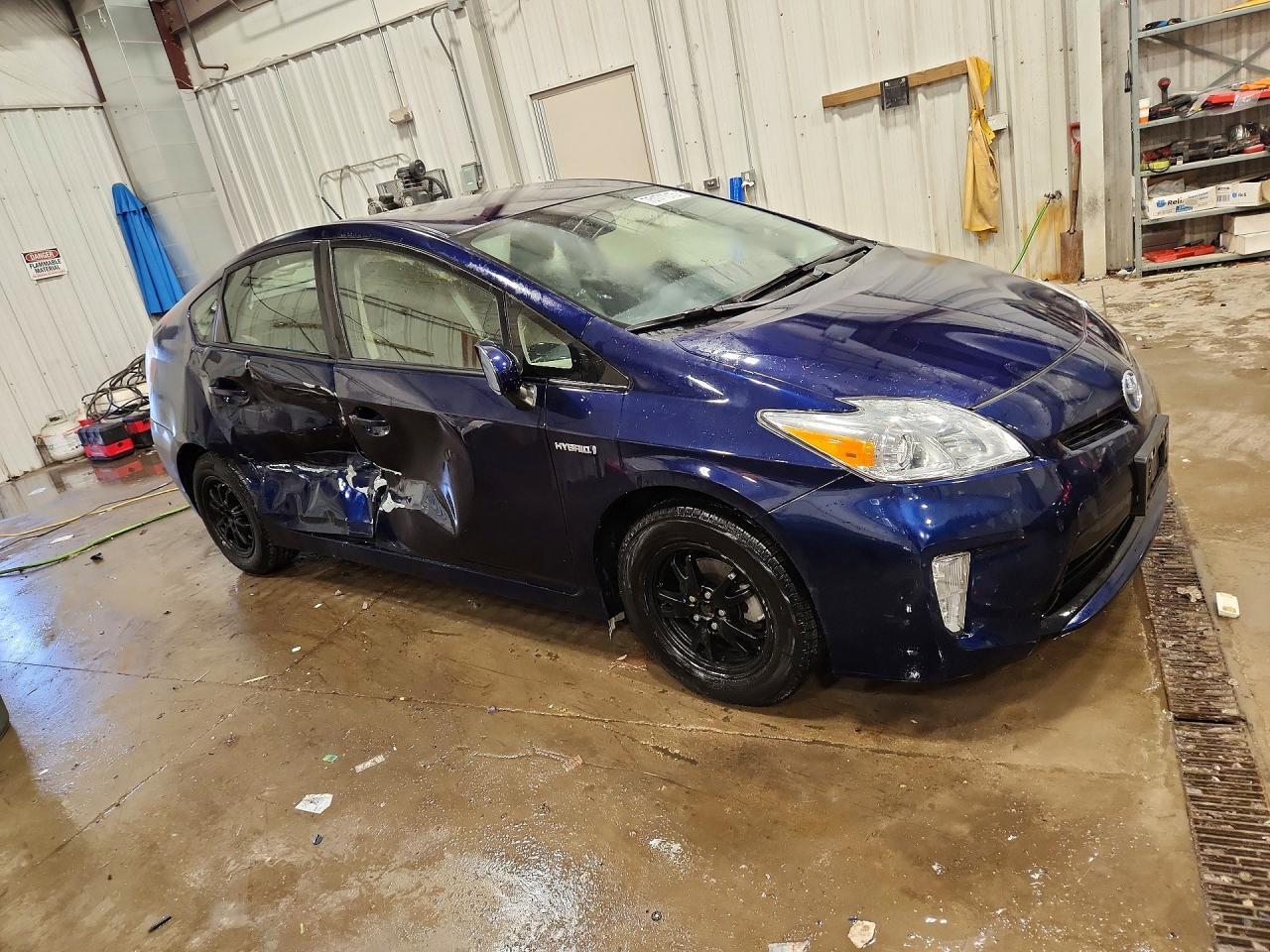 2013 Toyota Prius - Image 4