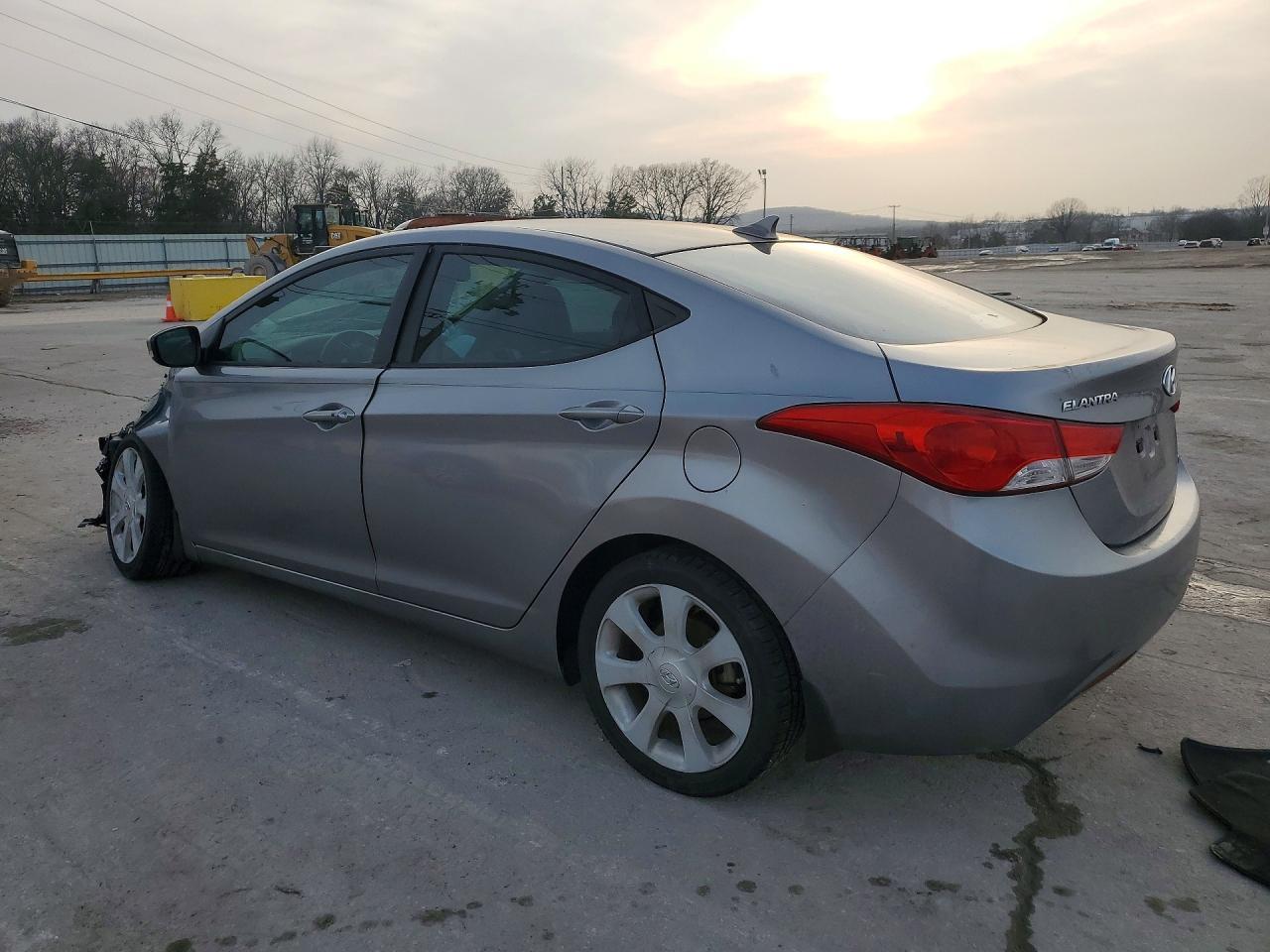 2013 Hyundai Elantra Gls - Фото 2