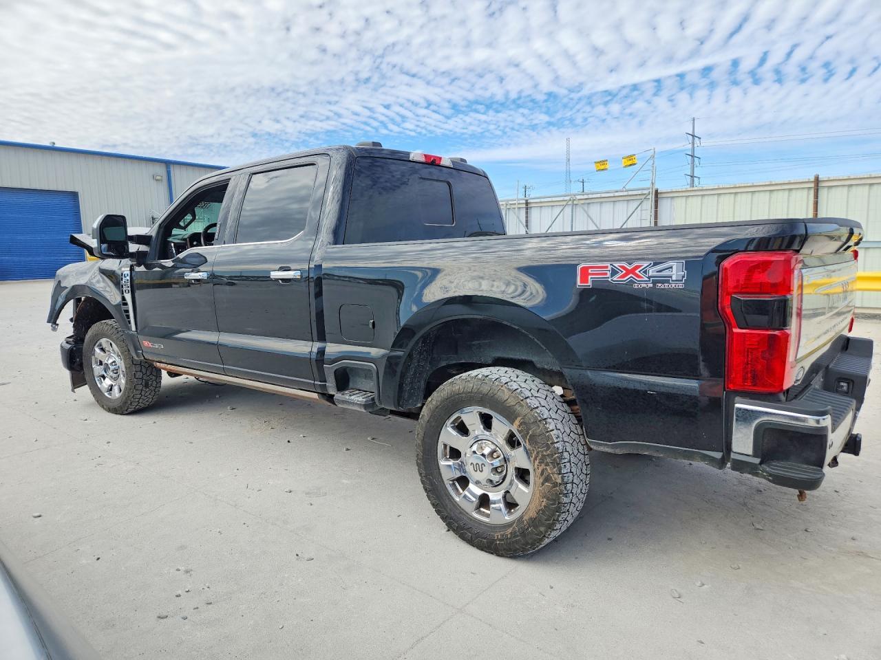 2023 Ford F250 Super Duty - Фото 2
