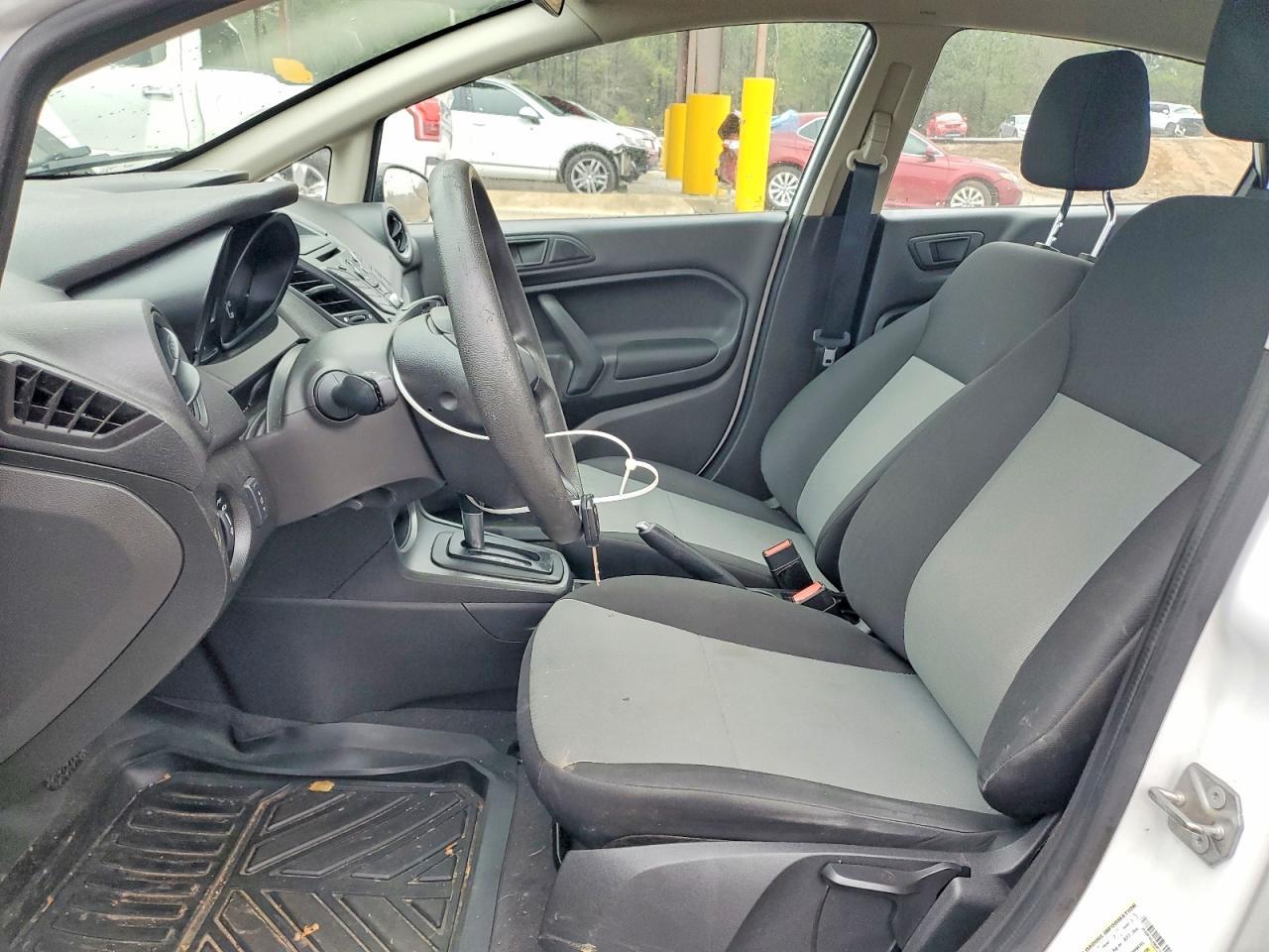 2019 Ford Fiesta S - Фото 7
