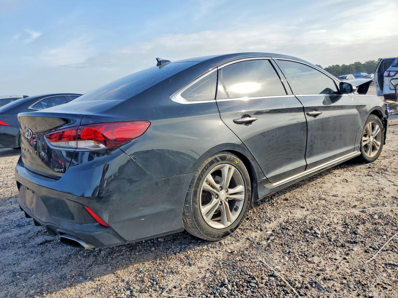 2018 Hyundai Sonata Sport - Image 3