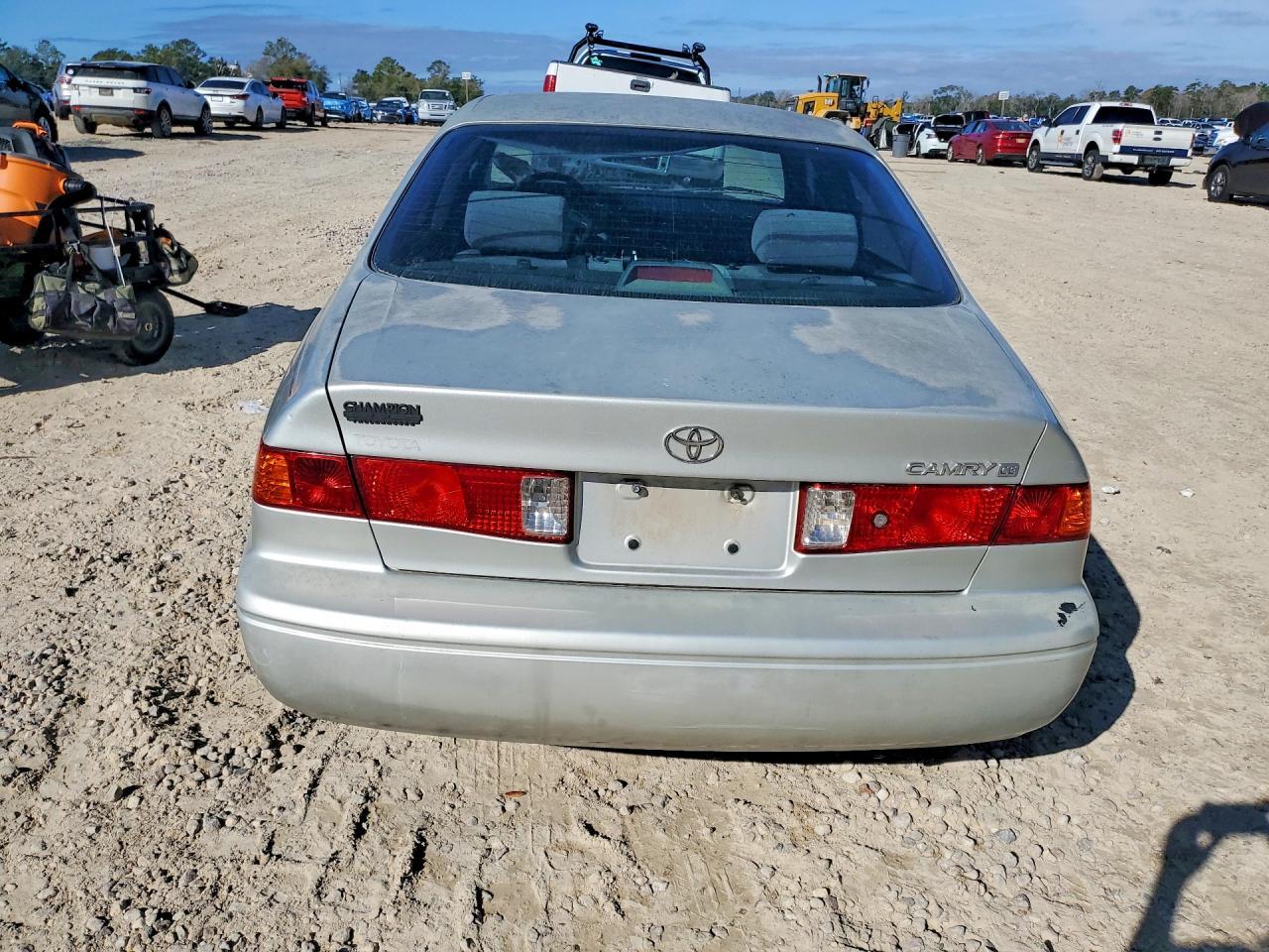 2000 Toyota Camry Ce - Фото 6
