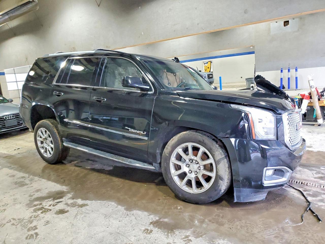 2017 GMC Yukon Denali - Фото 4