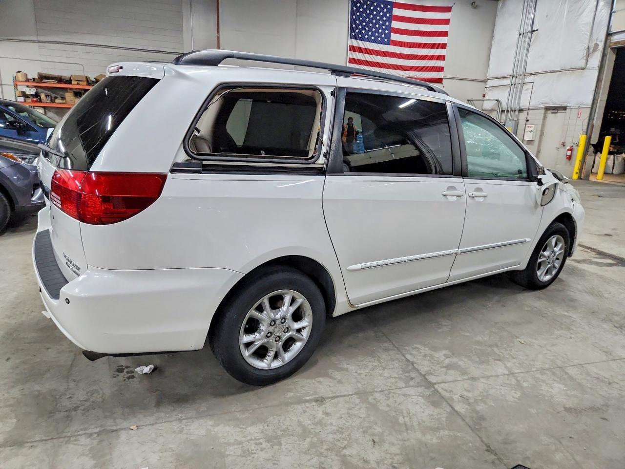 2004 Toyota Sienna Xle Limited 7 Passenger - Image 3