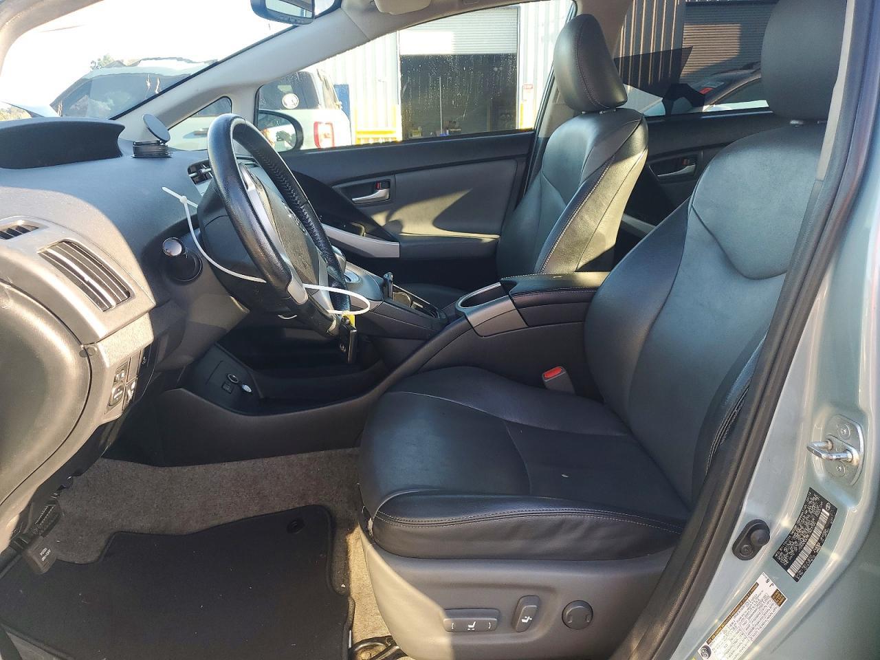 2014 Toyota Prius Four - Image 7