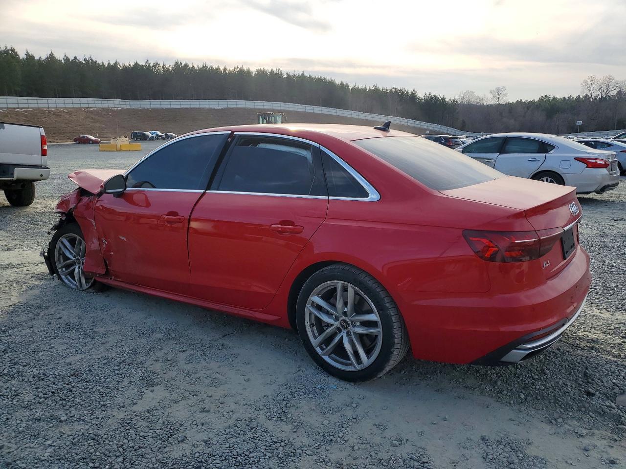 2022 Audi A4 Premium Plus 45 - Фото 2
