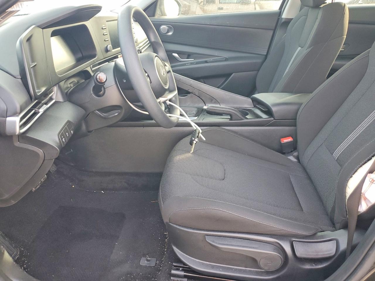 2025 Hyundai Elantra Se - Фото 7