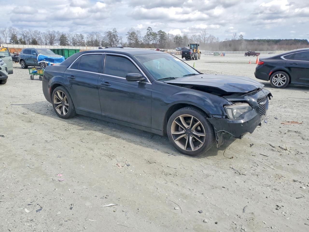 2015 Chrysler 300 Limited - Фото 4