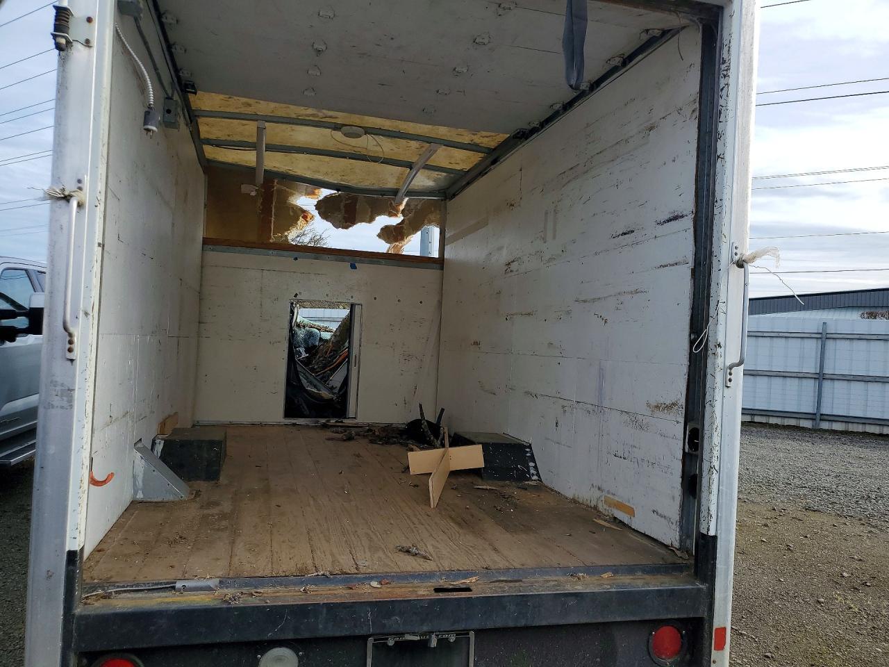 2016 Ford E350 Delivery Truck - Image 6