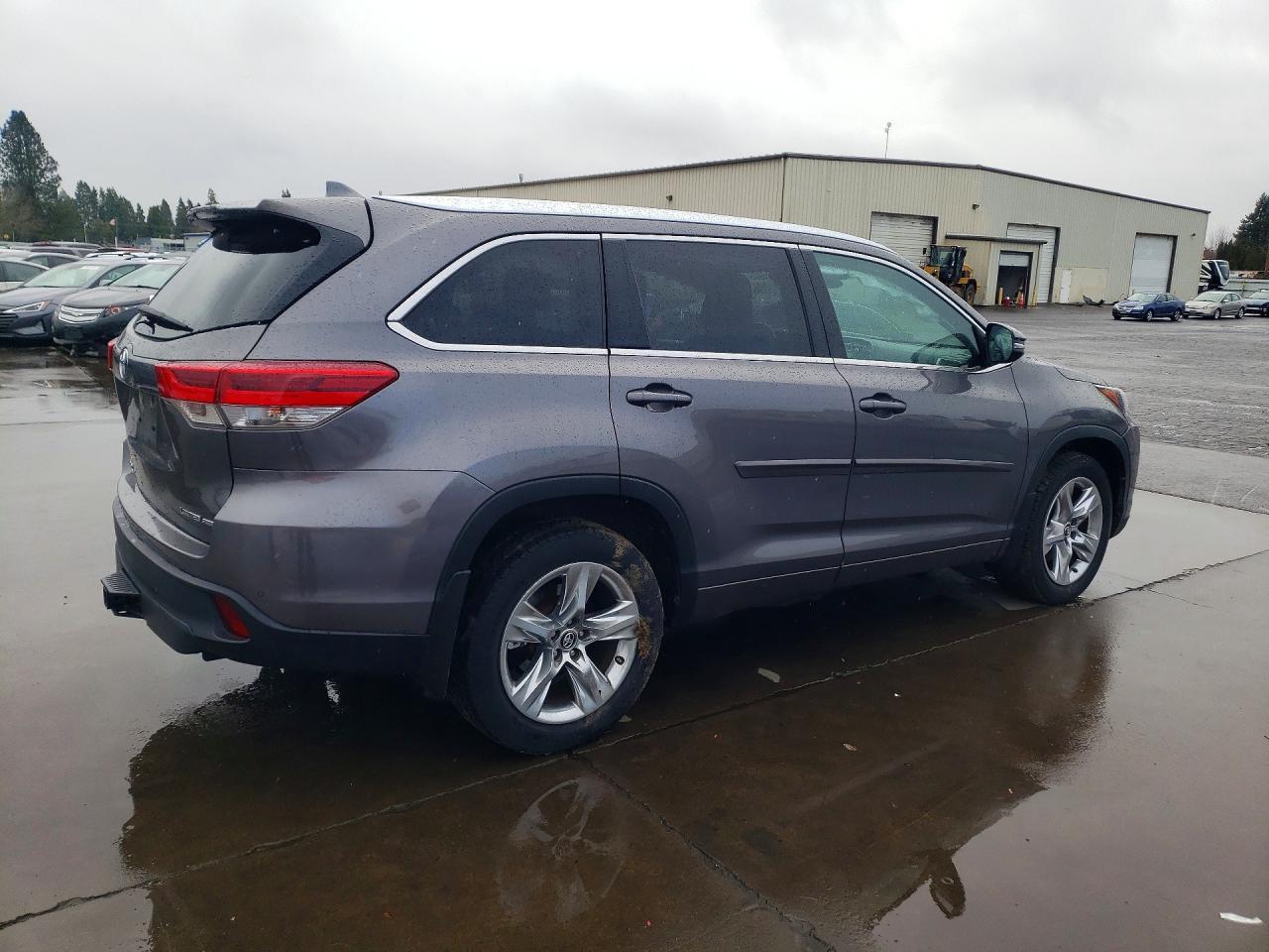 2017 Toyota Highlander Limited - Фото 3