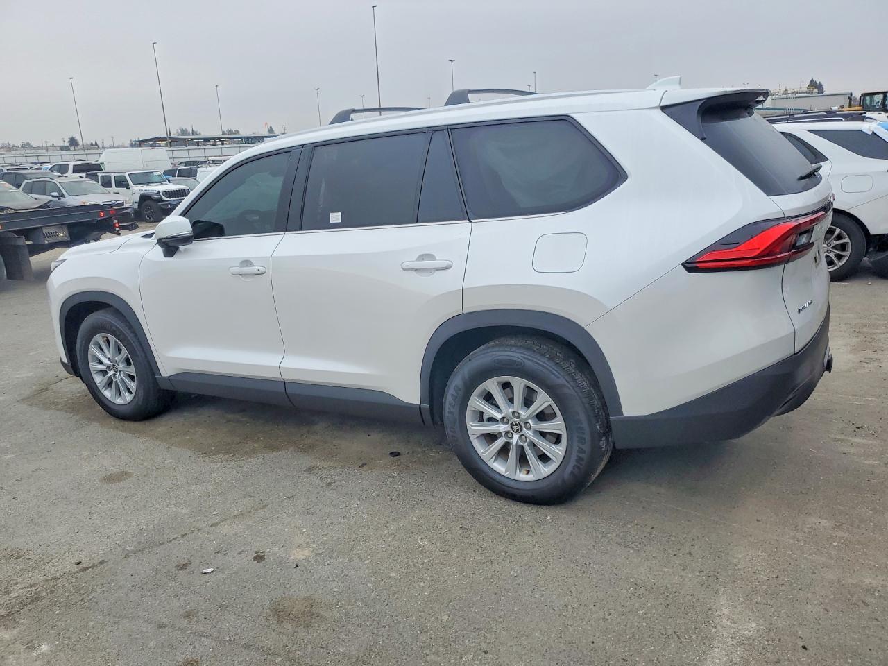 2024 Toyota Grand Highlander Xle - Фото 2