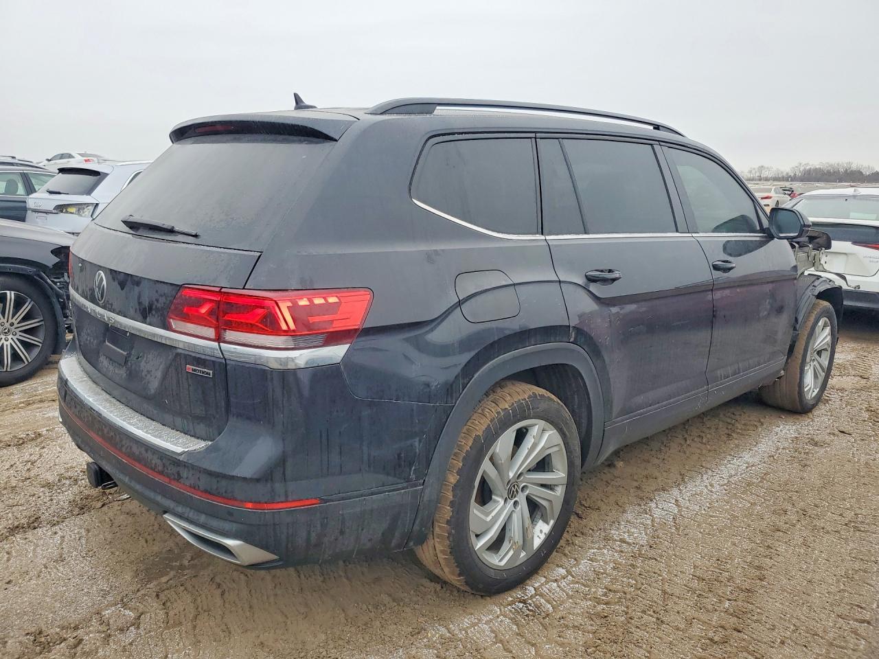 2022 Volkswagen Atlas Se - Фото 3