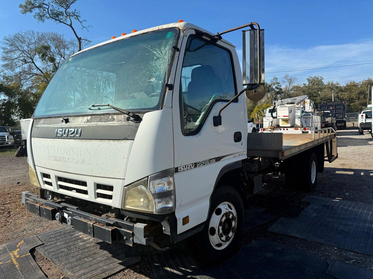 2007 Isuzu Npr - Image 2