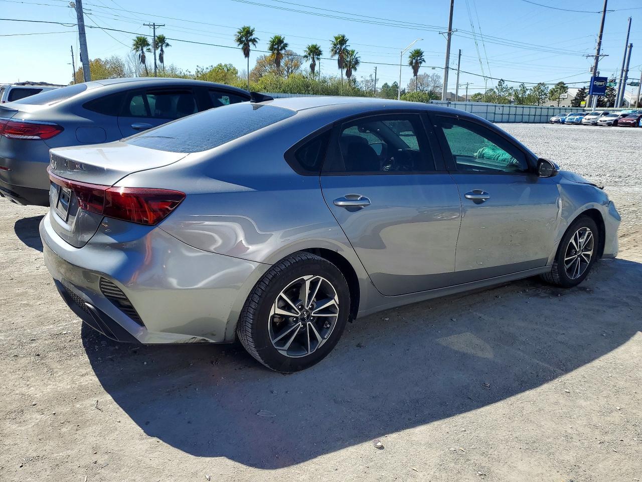 2023 Kia Forte Lxs - Фото 3