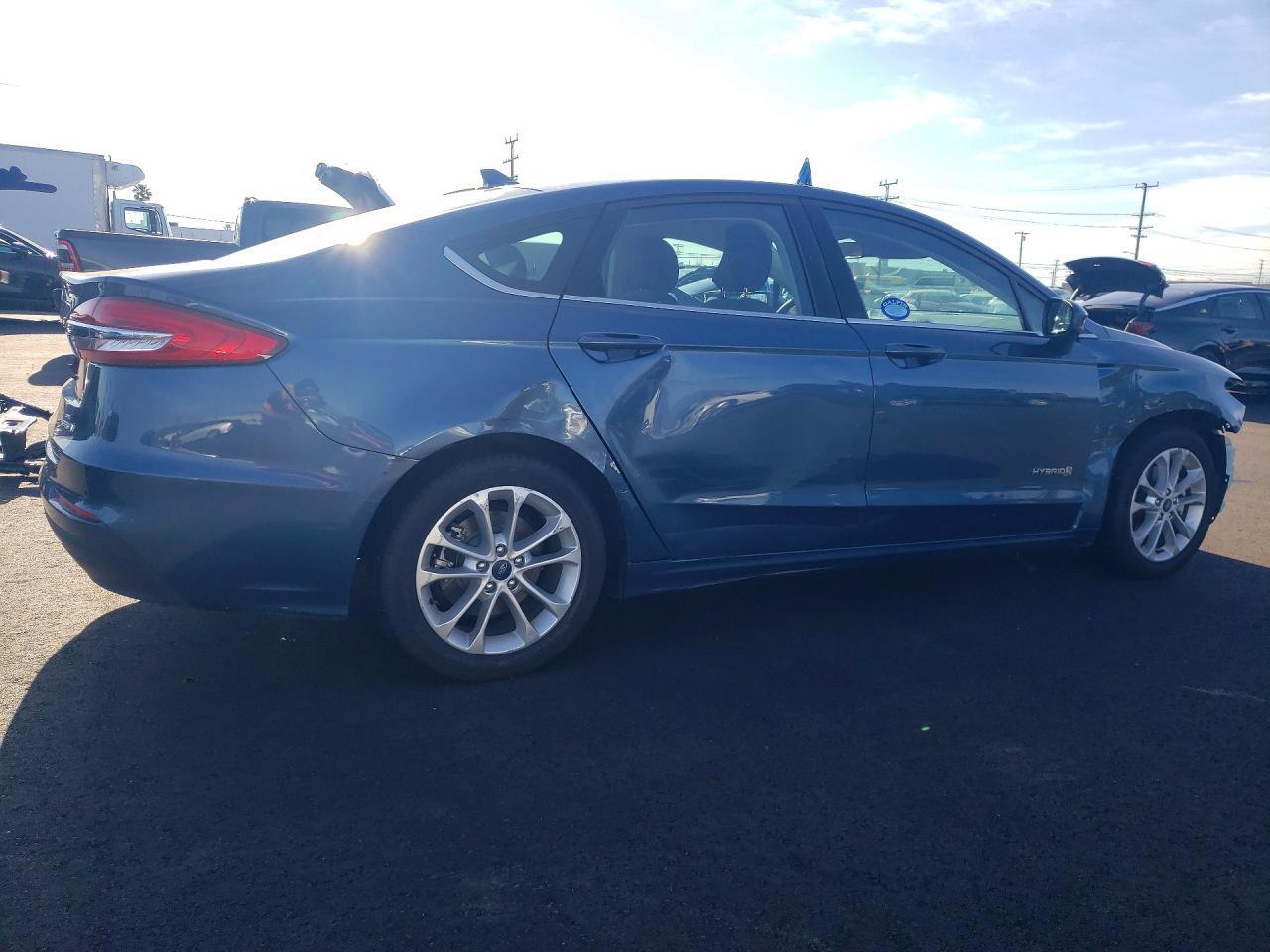 2019 Ford Fusion Se - Фото 3
