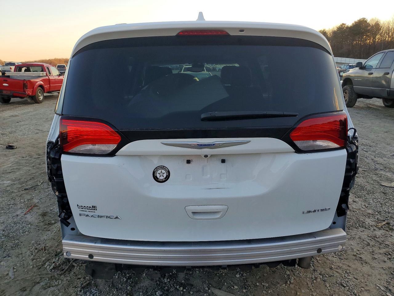 2017 Chrysler Pacifica Limited - Фото 6