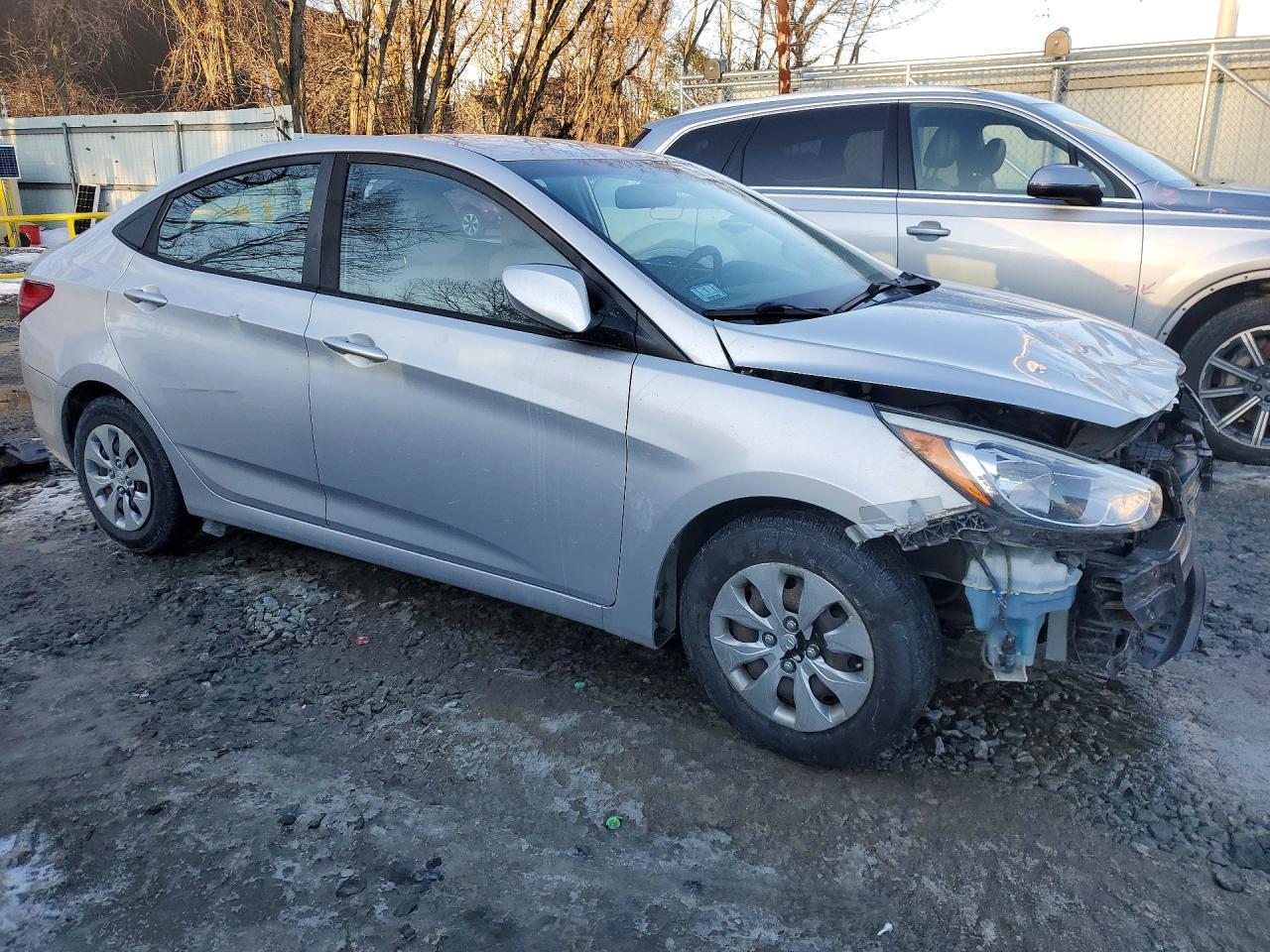 2017 Hyundai Accent Se - Фото 4