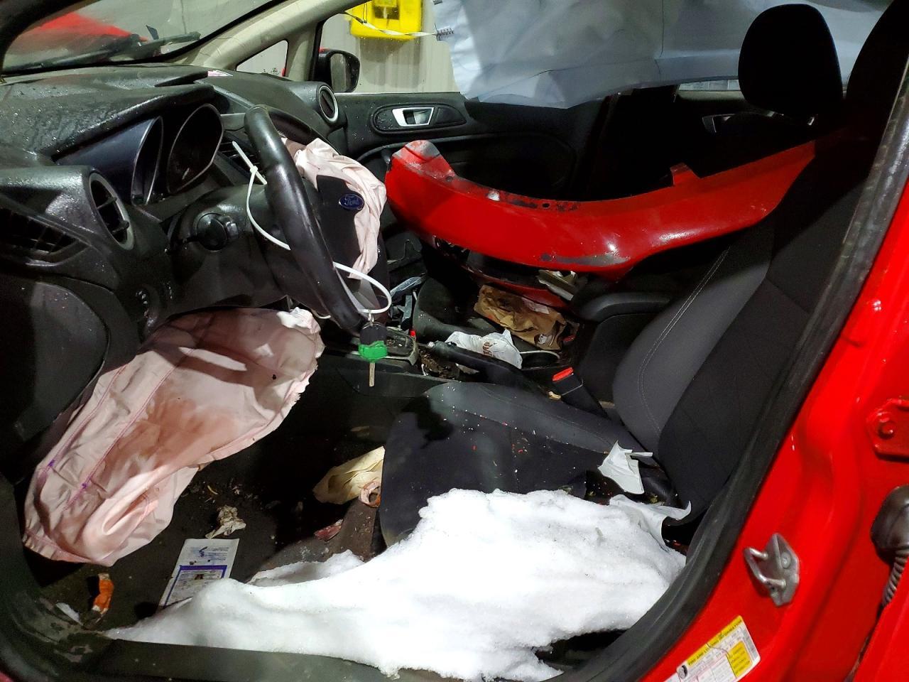 2015 Ford Fiesta Se - Фото 7