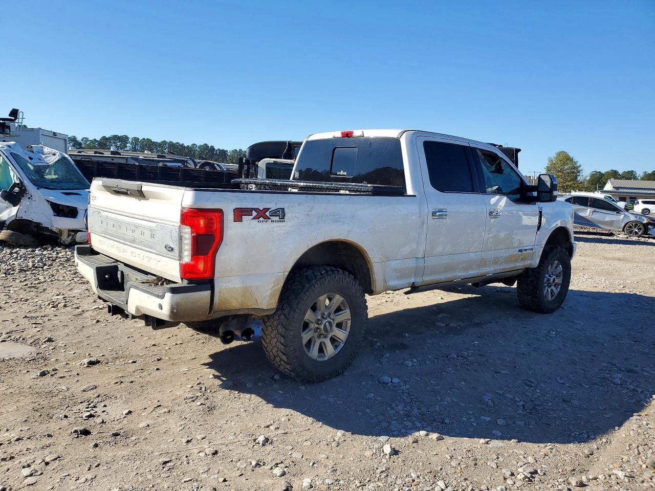 2017 Ford F250 Super Duty - Фото 3