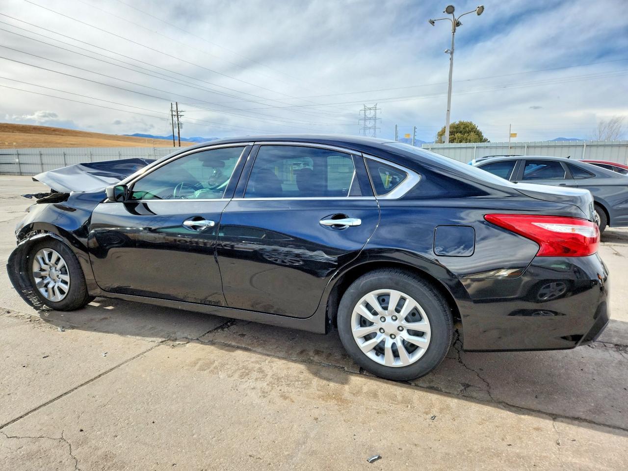 2016 Nissan Altima 2.5 S - Фото 2