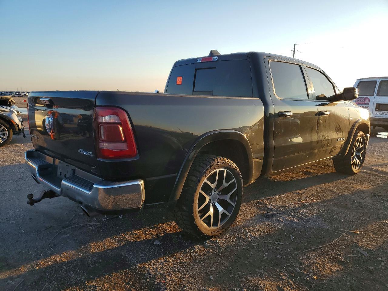 2022 Ram 1500 4Wd V8 Crew Cab 5.7L Laramie - Image 3