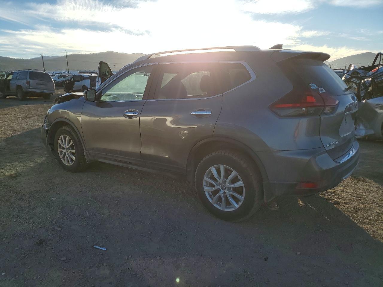 2018 Nissan Rogue S - Фото 2