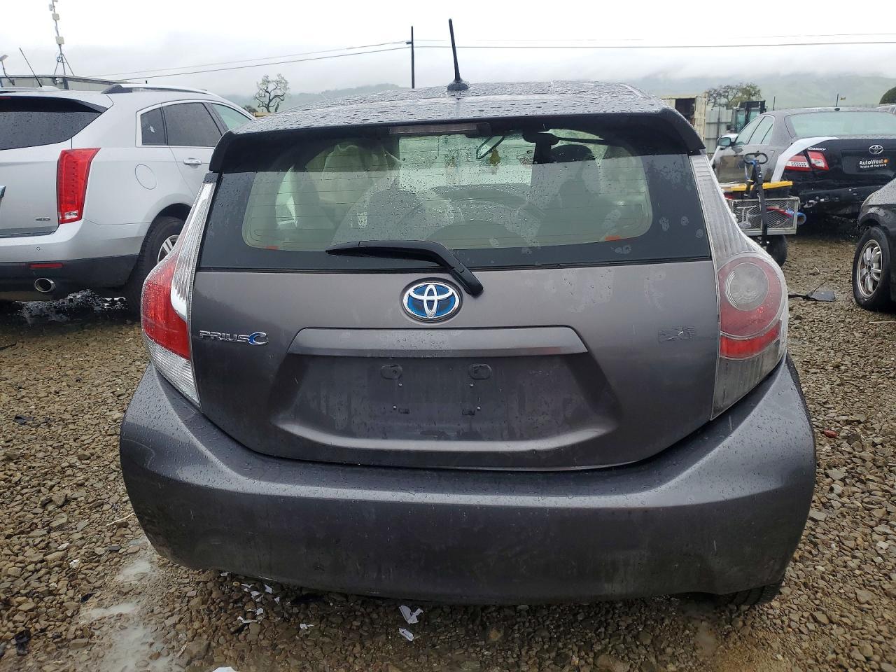2013 Toyota Prius C - Фото 6