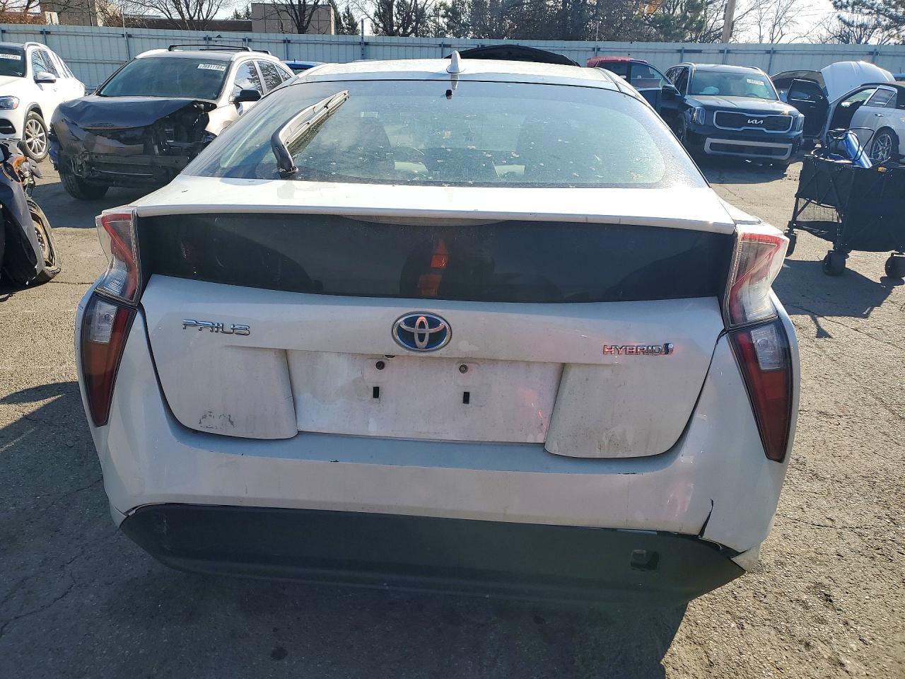 2016 Toyota Prius - Фото 6