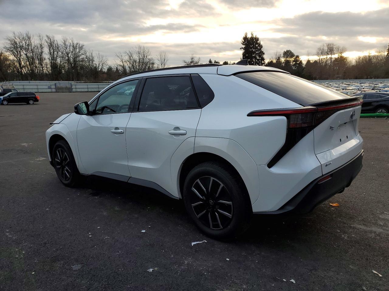2026 Toyota Bz Xle - Фото 2