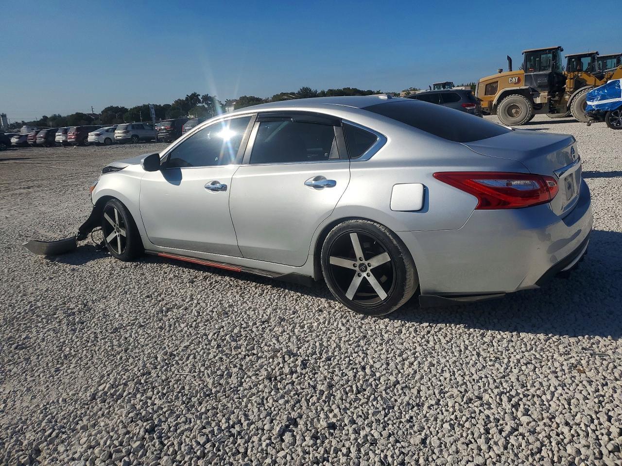 2018 Nissan Altima 2.5 Sl - Image 2