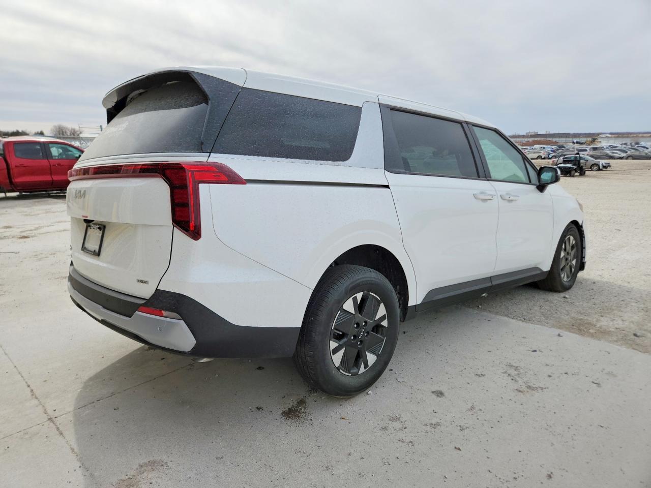 2025 Kia Carnival Lxs - Фото 3