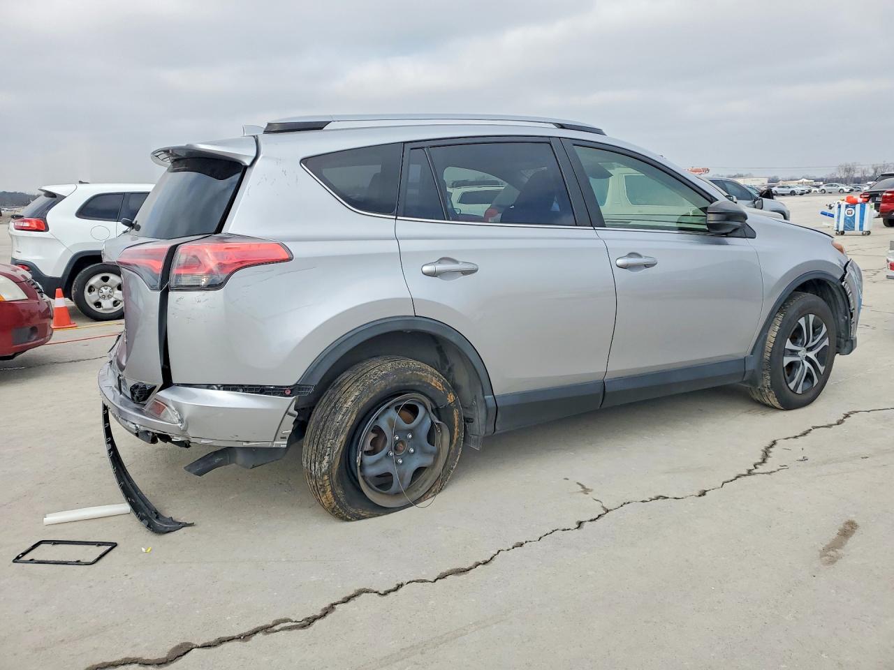 2018 Toyota Rav4 Le - Фото 3
