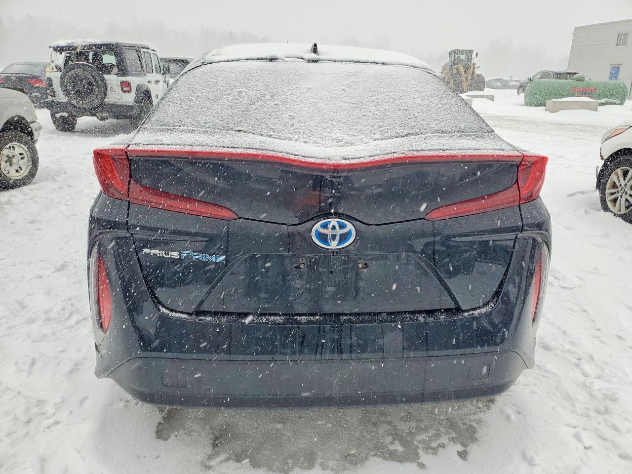 2022 Toyota Prius Prime Le - Image 6