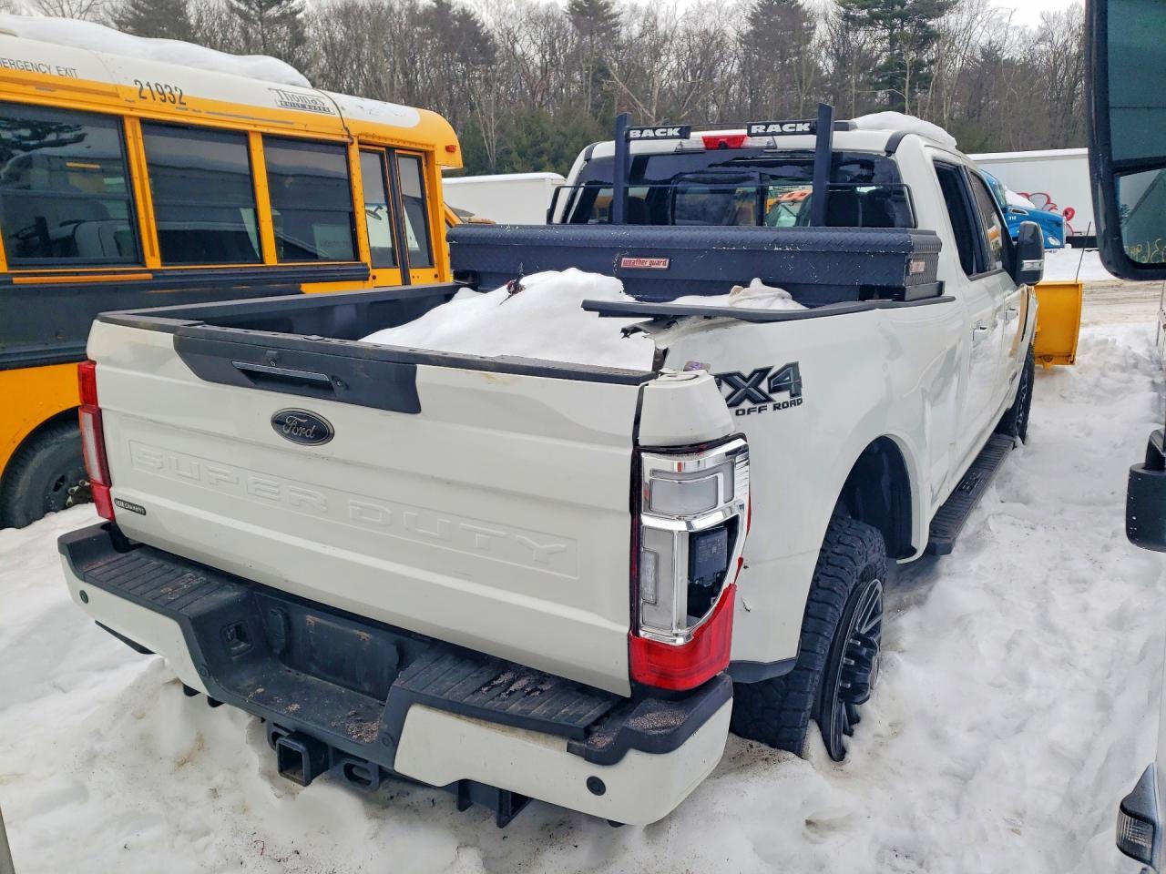 2022 Ford F350 Super Duty - Image 3