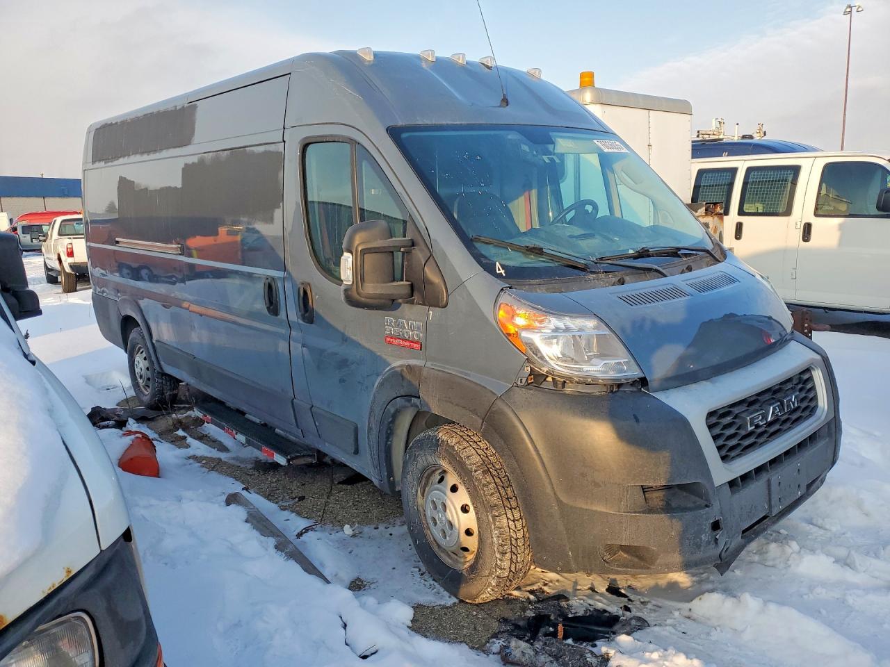2020 Ram Promaster 2500 Delivery Van - Фото 4