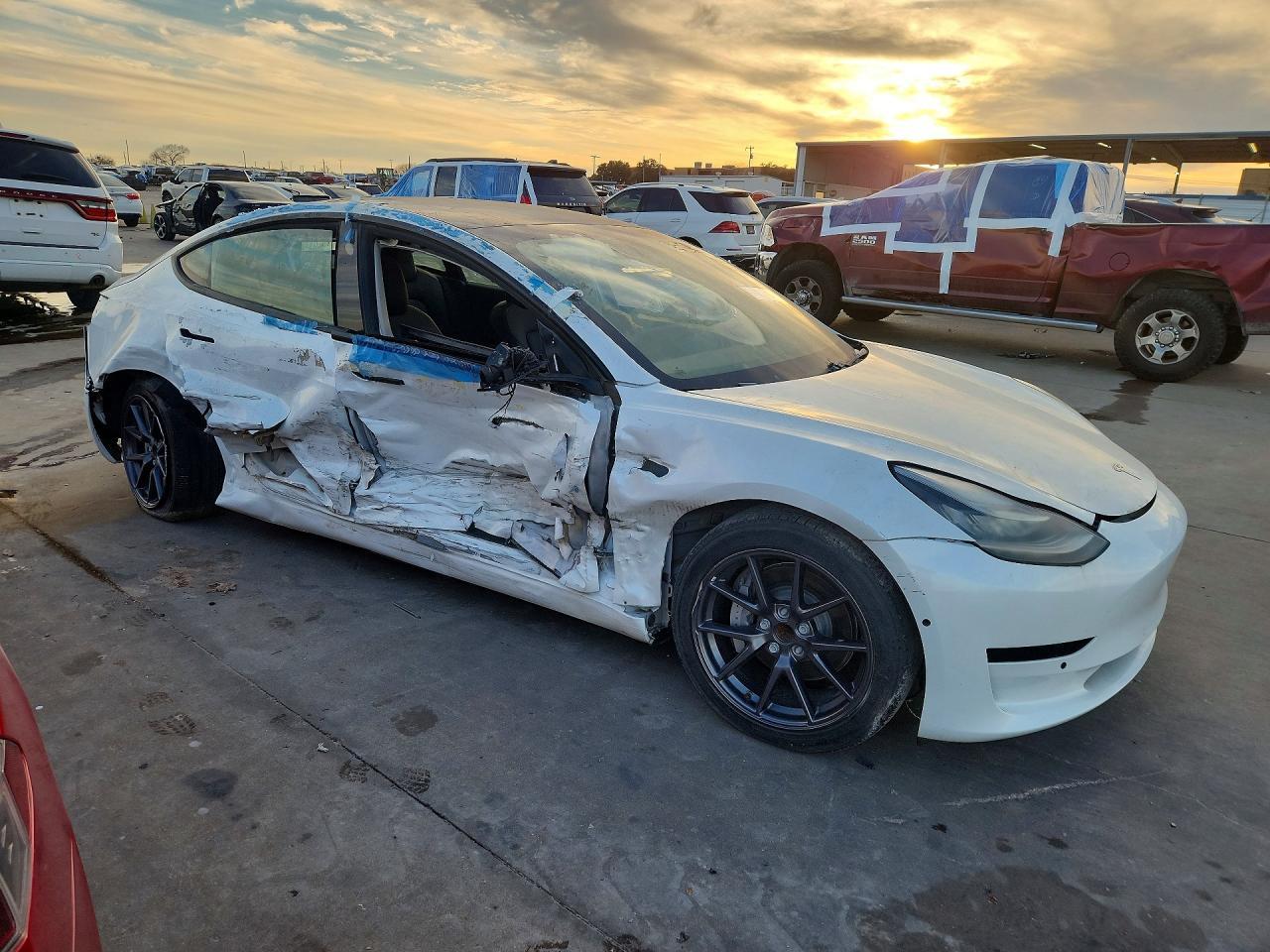 2021 Tesla Model 3 - Фото 4