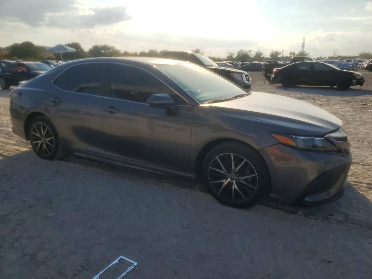 2021 Toyota Camry Se - Image 4