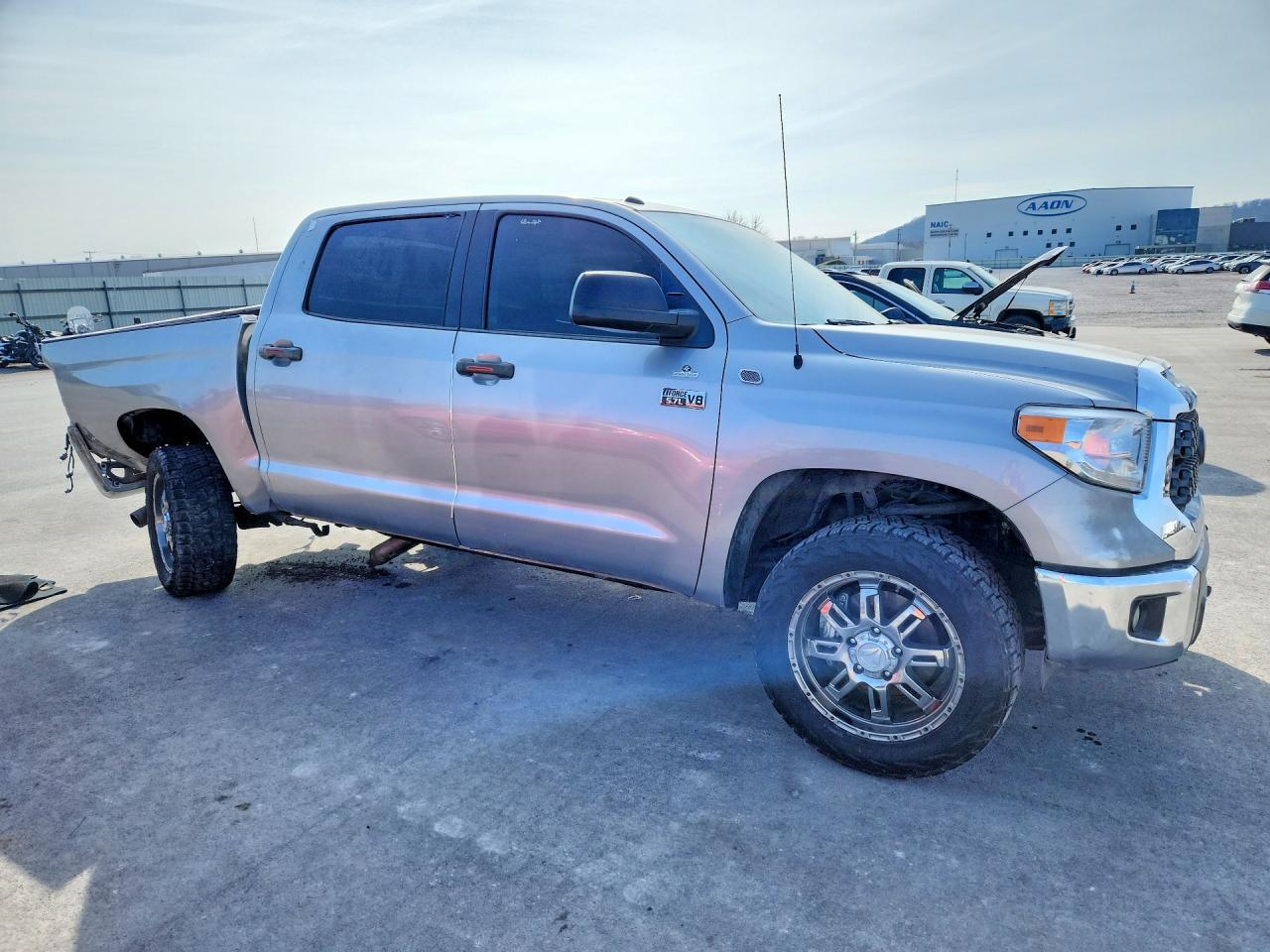 2014 Toyota Tundra Crewmax Sr5 - Image 4
