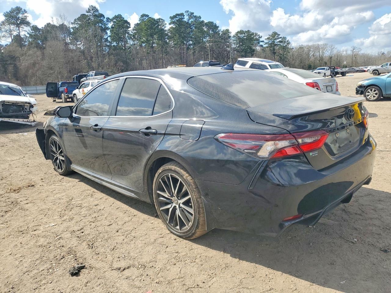 2023 Toyota Camry Se - Фото 2