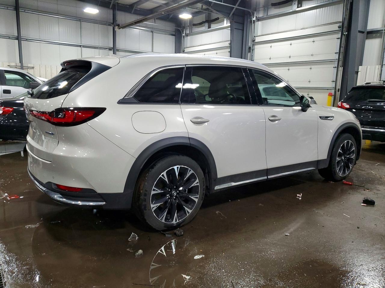 2025 Mazda Cx-90 Premium Plus - Image 3