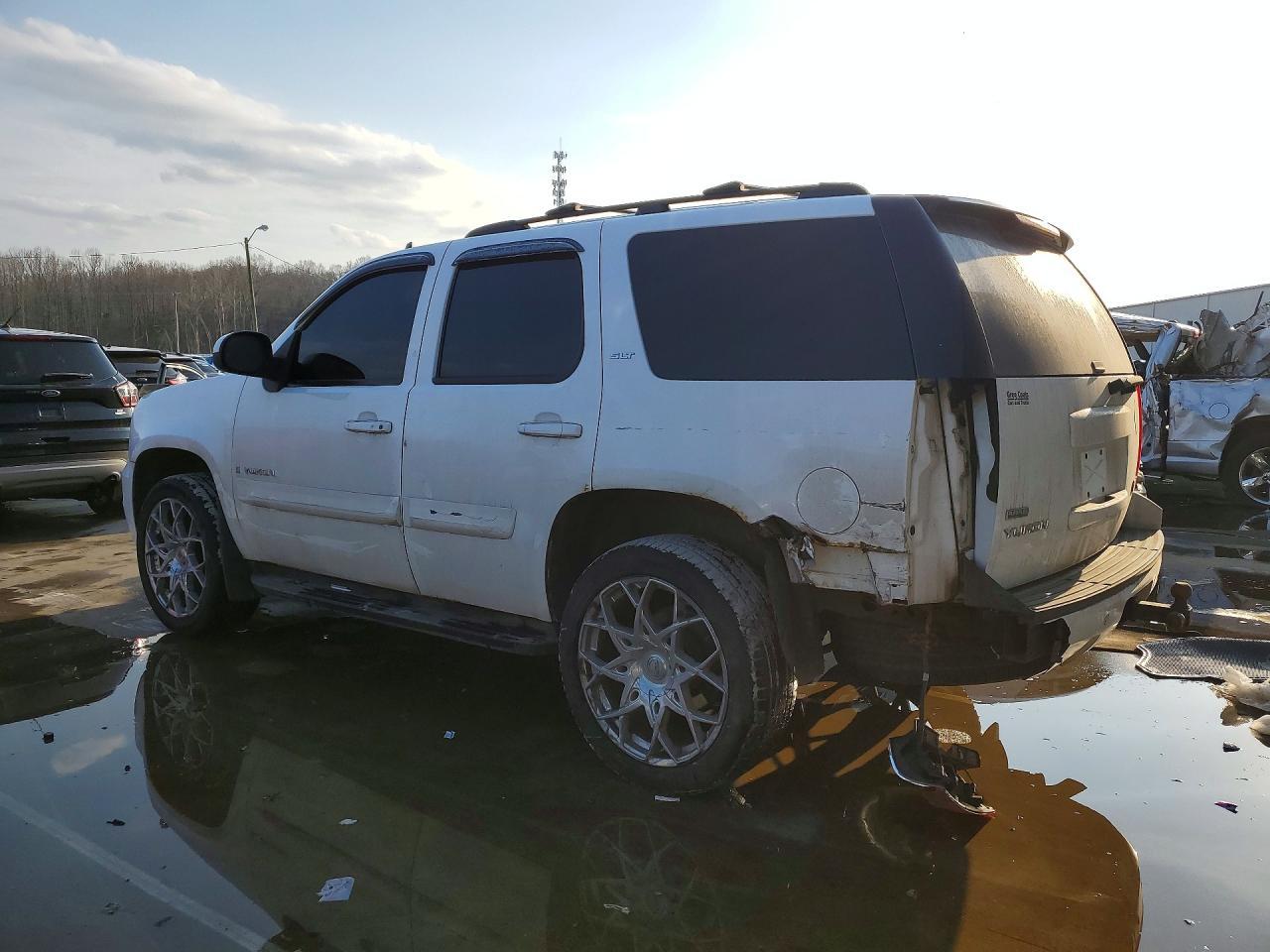 2008 GMC Yukon - Фото 2