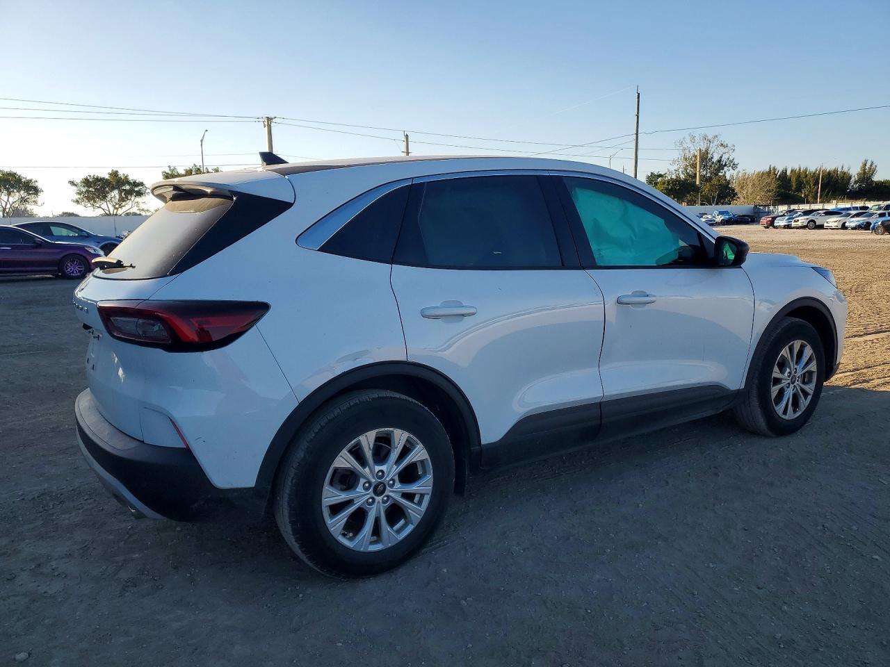 2024 Ford Escape Active - Image 3