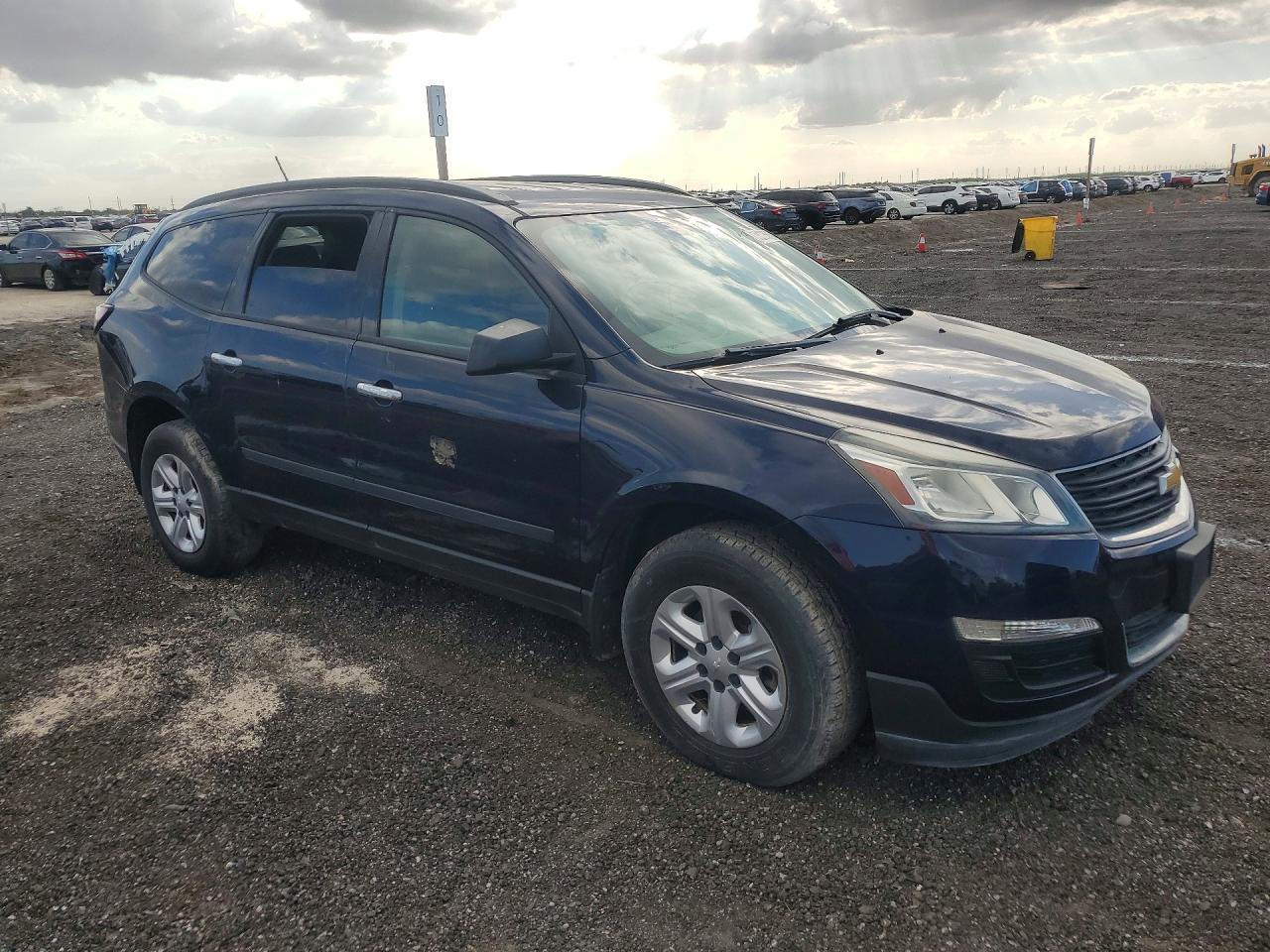 2015 Chevrolet Traverse Ls - Фото 4